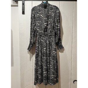 New NWT Tyler Boe Women’s Dress XS High Neck Long Sleeve Midi Dress Black White